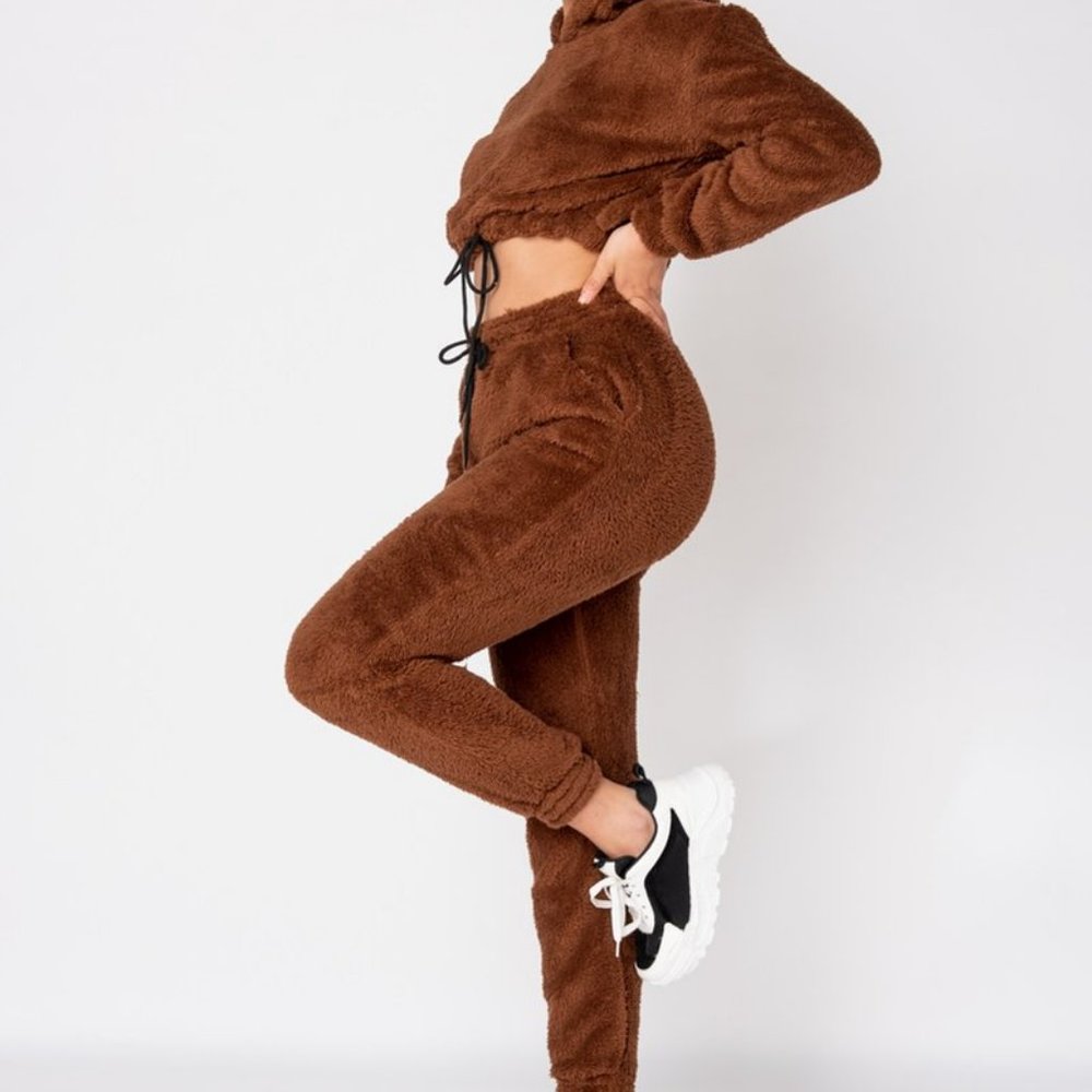 CLEARANCE FINAL PRICE IMPORTED JOGGER SET TOP AND BOTTOM - Picture 5 of 9